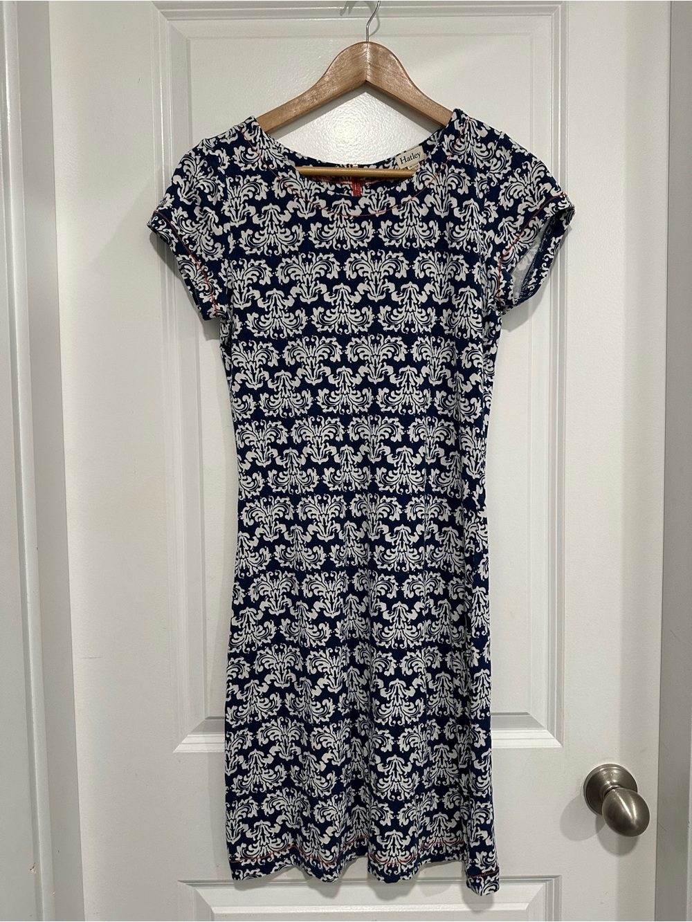 Hatley Navy and White Patterned Midi Dress Short Sleeve Zip Back Casualcore Chic